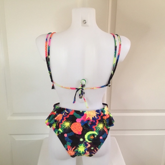 Women’s High Waisted Ruffle V Neck Bikini Bathing Suit - Picture 5 of 8